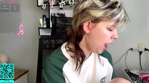 Lilian online show from 03-25-26, 07:03