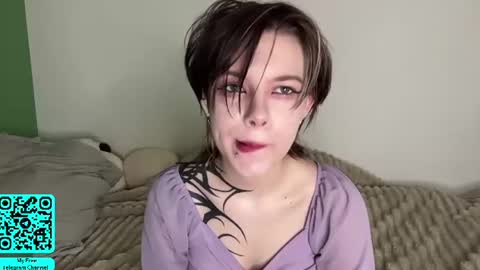 Snapshot of liliandaniels chatting on 07-10-26, 07:12 Lilian online show from 07-10-26, 07:12