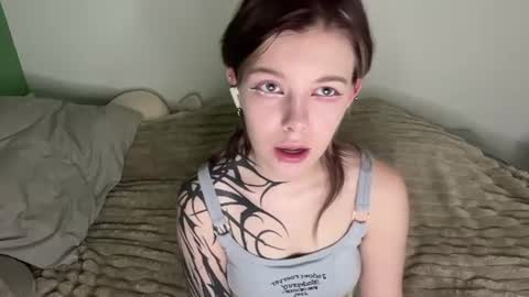 Snapshot of liliandaniels chatting on 07-18-26, 07:34 Lilian online show from 07-18-26, 07:34