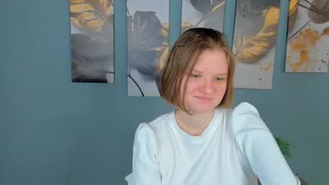 hi guys Im new here Im 18 years oldIve never had sex online show from 01-15-26, 02:32