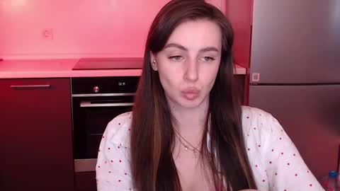 Snapshot of liliatlu chatting on 06-27-26, 10:26 Lilu online show from 06-27-26, 10:26