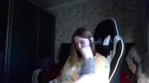 liliawoolf online show from 11-05-25, 01:22