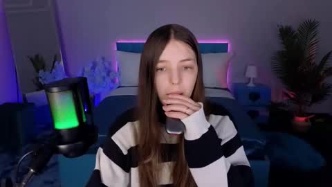 Lili Bakery online show from 12-22-25, 02:41