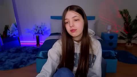 Lili Bakery online show from 04-18-26, 02:59