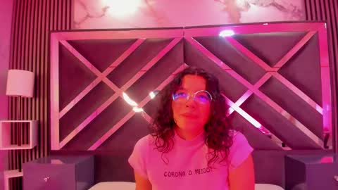 Snapshot of lilibeth___ chatting on 01-20-25, 04:43 Lili online show from 01-20-25, 04:43