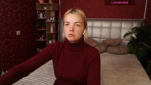 Lilie online show from 02-12-25, 10:26