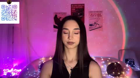 Lina online show from 04-12-26, 10:26