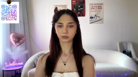 Lina online show from 05-18-26, 04:07