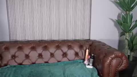 lilii peach online show from 06-30-26, 12:11