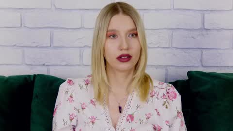 LiliLinn online show from 01-21-25, 11:03