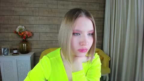 LiliLinn online show from 02-12-25, 08:38