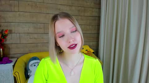 LiliLinn online show from 02-26-25, 08:04