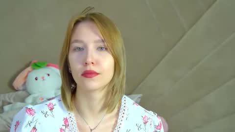 LiliLinn online show from 09-17-25, 04:14