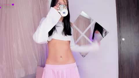 Snapshot of lilily_lv chatting on 06-18-26, 02:21 Lilly online show from 06-18-26, 02:21