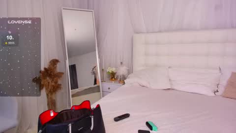 Snapshot of lilit_1love chatting on 09-14-25, 05:23 Lilit online show from 09-14-25, 05:23