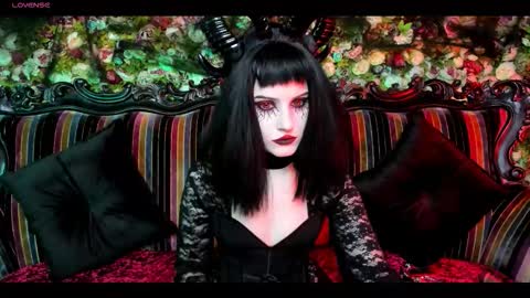 Snapshot of lilit_el_ chatting on 10-31-25, 10:33 lilit_el_ online show from 10-31-25, 10:33