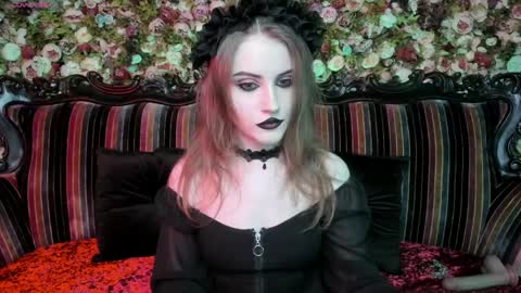 lilit_el_ online show from 04-05-26, 09:45