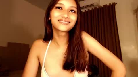 Snapshot of lilit_sensual chatting on 09-18-25, 02:35 Chloe online show from 09-18-25, 02:35