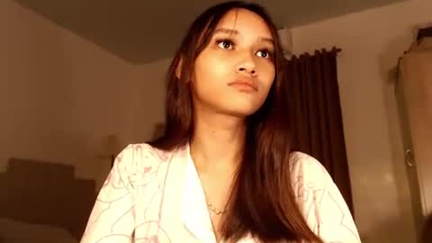 Snapshot of lilit_sensual chatting on 09-23-25, 02:14 Chloe online show from 09-23-25, 02:14