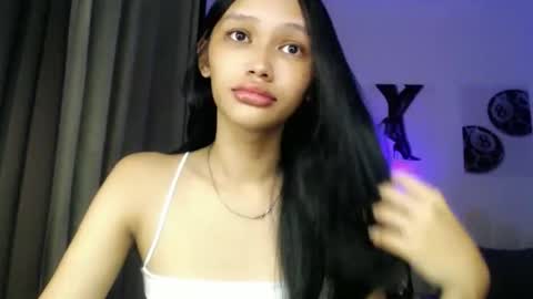 Snapshot of lilit_sensual chatting on 05-22-26, 09:04 Chloe online show from 05-22-26, 09:04