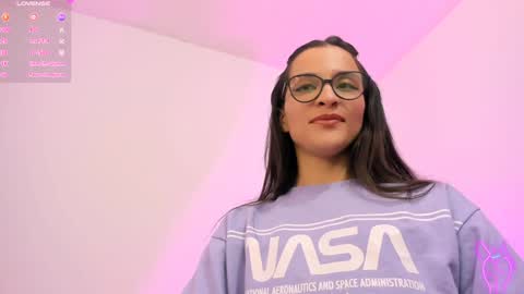 Snapshot of lilith01_ chatting on 12-21-24, 07:49 Leidy online show from 12-21-24, 07:49