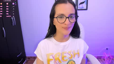 Snapshot of lilith01_ chatting on 01-04-25, 11:27 Leidy online show from 01-04-25, 11:27