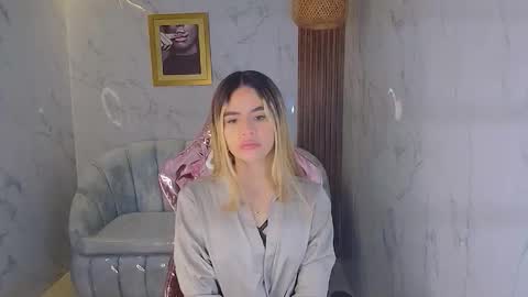 Snapshot of lilith4_s chatting on 09-17-25, 01:46 Lilith online show from 09-17-25, 01:46