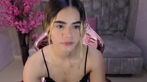 Snapshot of lilith4_s chatting on 10-17-25, 08:33 Lilith online show from 10-17-25, 08:33