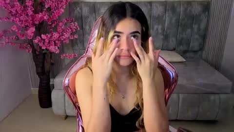 Snapshot of lilith4_s chatting on 10-23-25, 10:47 Lilith online show from 10-23-25, 10:47