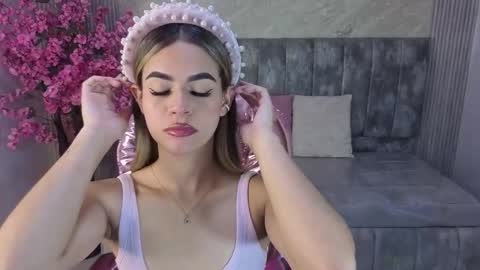 Snapshot of lilith4_s chatting on 11-04-25, 08:30 Lilith online show from 11-04-25, 08:30