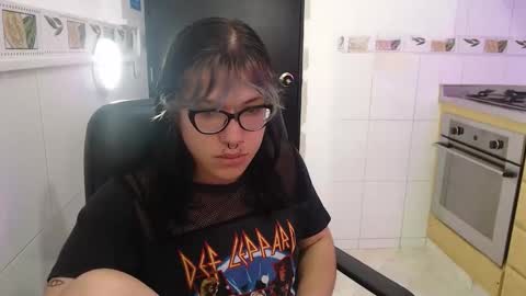 Snapshot of lilith_ayanami chatting on 04-28-26, 01:05 lilith online show from 04-28-26, 01:05