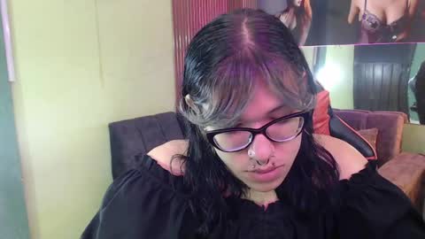 Snapshot of lilith_ayanami chatting on 05-07-26, 11:37 lilith online show from 05-07-26, 11:37
