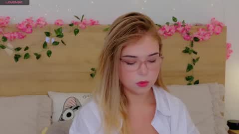 Lilith Bonheur online show from 11-29-25, 10:57