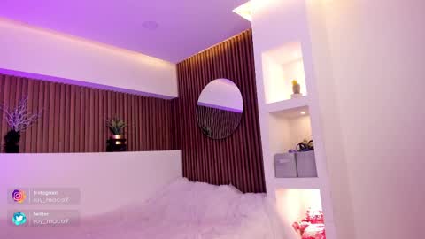 Lilith Gray online show from 02-20-25, 10:05