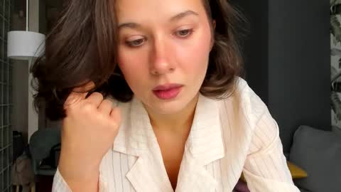 Snapshot of lilith_lutherlow chatting on 11-17-25, 12:44 lilith online show from 11-17-25, 12:44