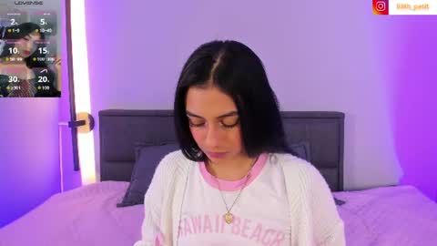 Snapshot of lilith_petit_ chatting on 07-09-26, 01:26 Lili petit online show from 07-09-26, 01:26
