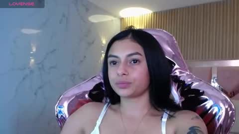 Snapshot of lilith_petit_sub chatting on 02-13-25, 04:39 Lilith online show from 02-13-25, 04:39