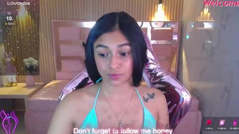 Snapshot of lilith_petit_sub chatting on 02-19-25, 02:23 Lilith online show from 02-19-25, 02:23