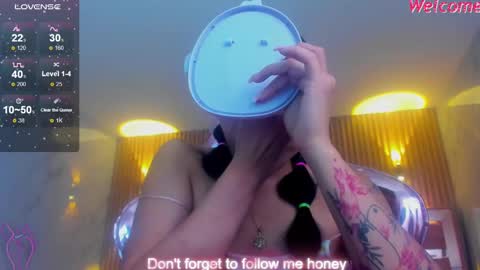 Snapshot of lilith_petit_sub chatting on 03-02-25, 04:10 Lilith online show from 03-02-25, 04:10