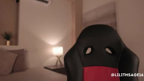 lilith_sage_ online show from 09-10-25, 12:05