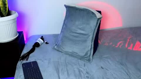 Snapshot of lilithandjacob chatting on 02-14-25, 01:34 online show from 02-14-25, 01:34