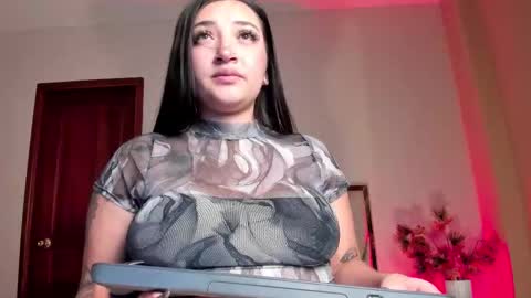 Snapshot of lilithesme chatting on 10-26-25, 12:05 LilithEsme online show from 10-26-25, 12:05