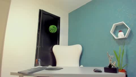 Snapshot of lilithevanss chatting on 02-08-25, 01:00 swetty lilith online show from 02-08-25, 01:00