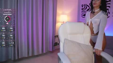 Snapshot of lilithhfosterr chatting on 03-09-25, 09:57 Lili online show from 03-09-25, 09:57