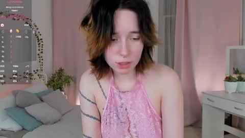 Snapshot of lilithlunna chatting on 01-25-25, 04:45 Lilith online show from 01-25-25, 04:45