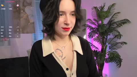 Snapshot of lilithlunna chatting on 02-01-25, 10:44 Lilith online show from 02-01-25, 10:44