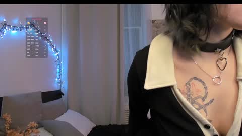 Snapshot of lilithlunna chatting on 02-02-25, 04:48 Lilith online show from 02-02-25, 04:48