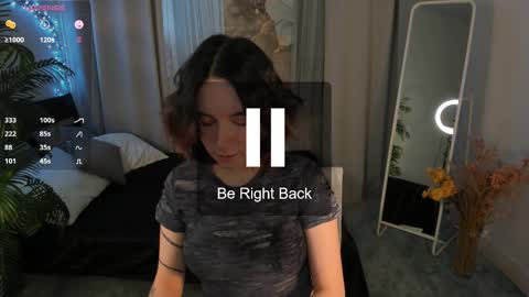 Snapshot of lilithlunna chatting on 02-25-25, 04:31 Lilith online show from 02-25-25, 04:31