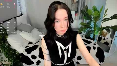 Snapshot of lilithlunna chatting on 09-14-25, 10:09 Lilith online show from 09-14-25, 10:09