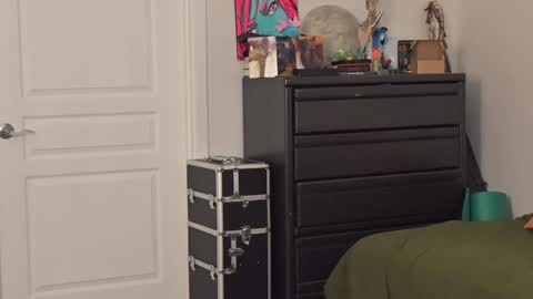 Snapshot of lilithoftrees chatting on 12-27-24, 07:57 L online show from 12-27-24, 07:57